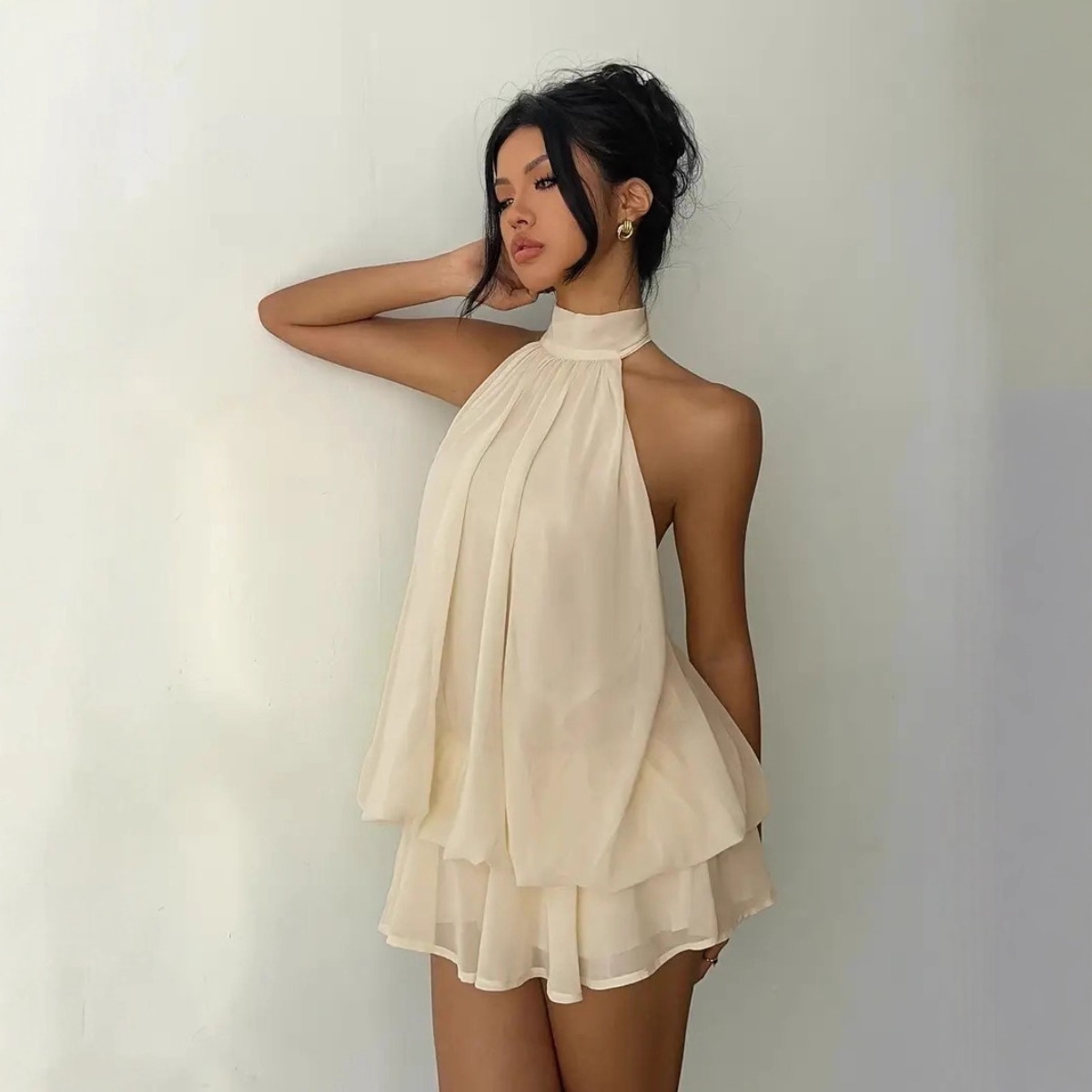 Gaun Wanita dengan Kerah Halte - Y2K Backless Halter Mini Dress ulasan dan harga